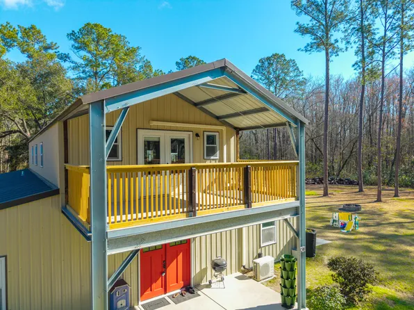 134 Gertie Ln, Cordesville, SC 29434