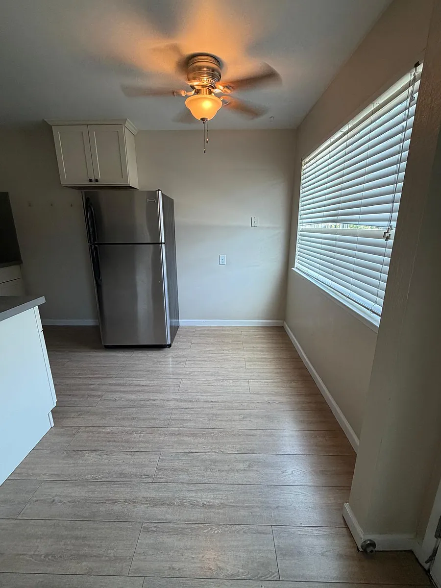 Building Photo - 1011 Leigh Ave #1