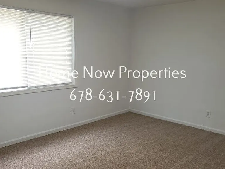 All-Electric Apartment Near MARTA — Photo 9