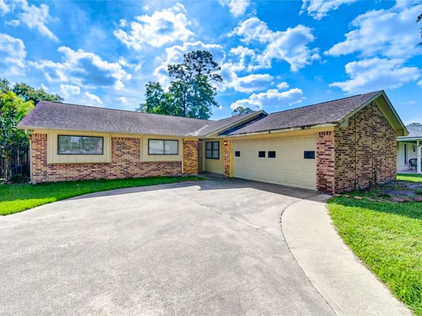 7306 Cottonwood Dr, Baytown, TX 77521