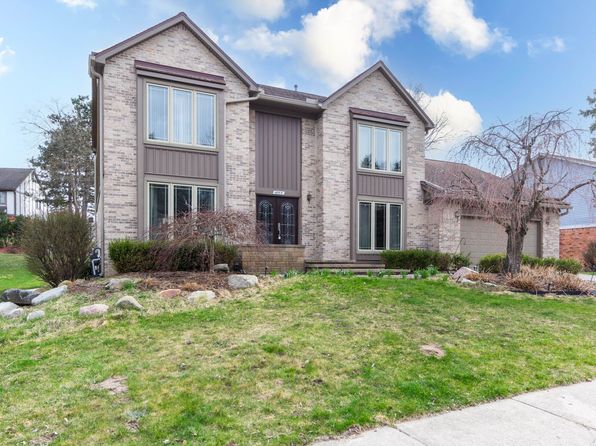 45515 Emerald Forest Dr, Novi, MI 48374