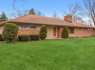 210 E Mall Rd, Fox Pt, WI 53217