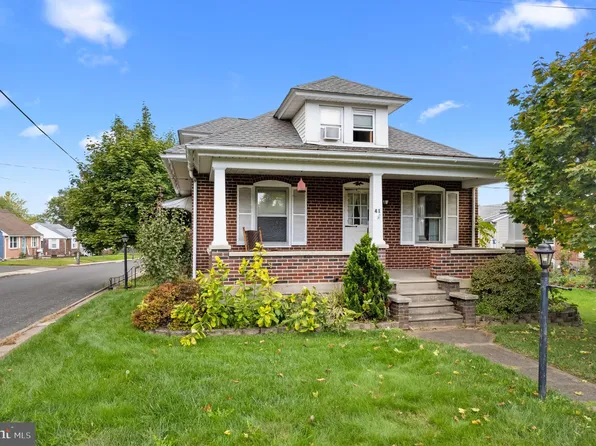 41 W Summit Ave, Telford, PA 18969
