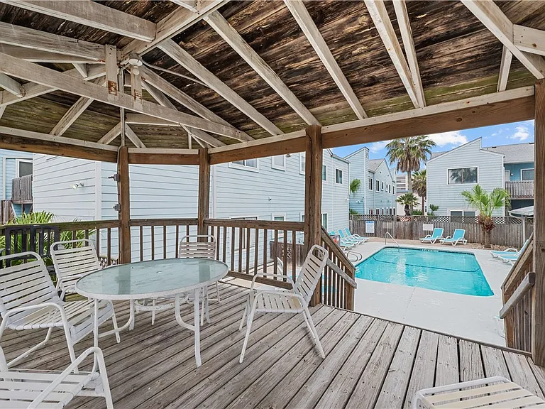 15010 Leeward Dr #104 — Photo 40
