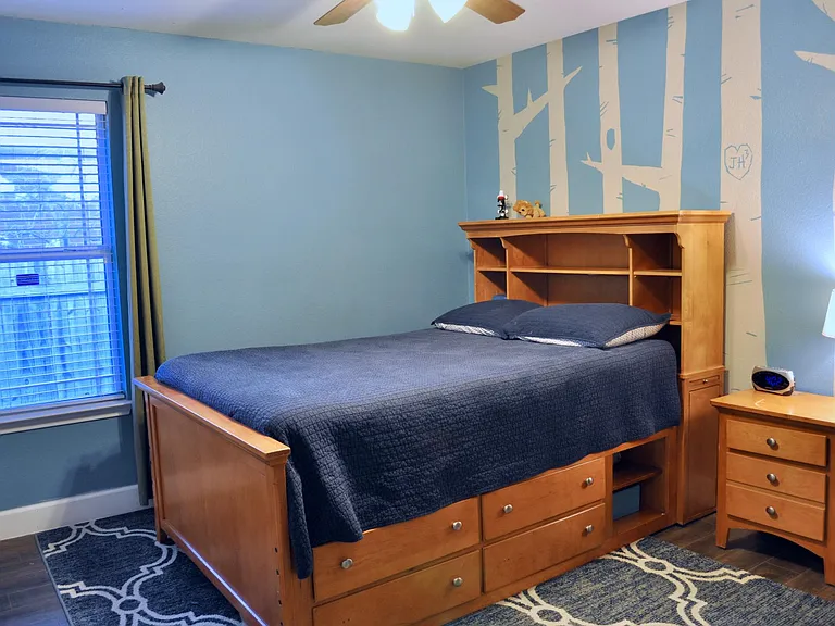 2nd bedroom