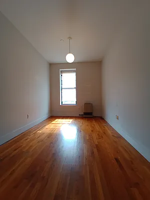 Rented by City Vista Inc | media 8