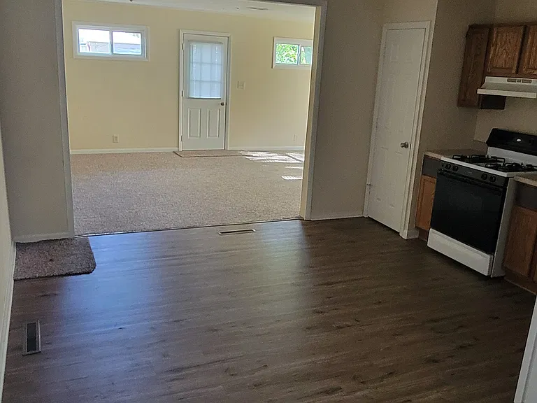 3245 Grand Blvd — Photo 3