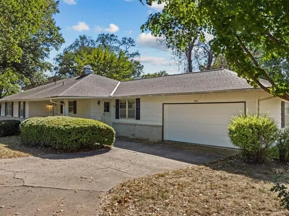 10120 Nall Ave, Overland Park, KS 66207