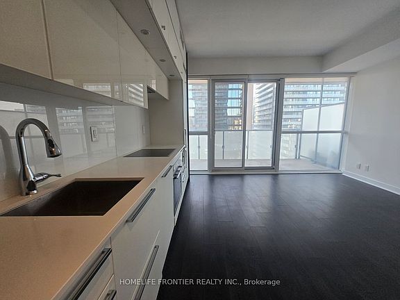 4th image of 15 Grenville St #2106