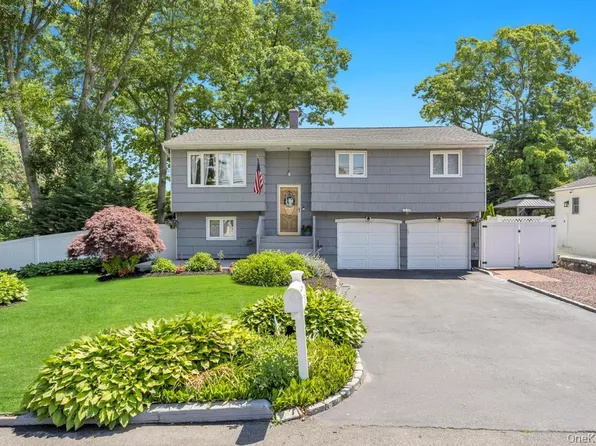 279 Haven Avenue, Ronkonkoma, NY 11779