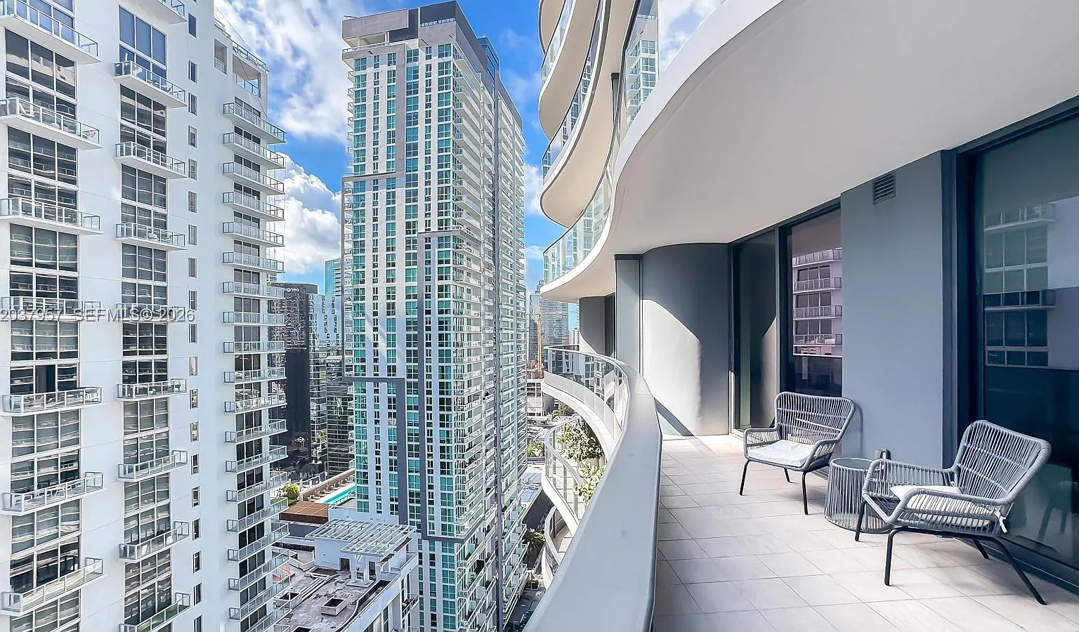 Brickell Flatiron Condo — Photo 2