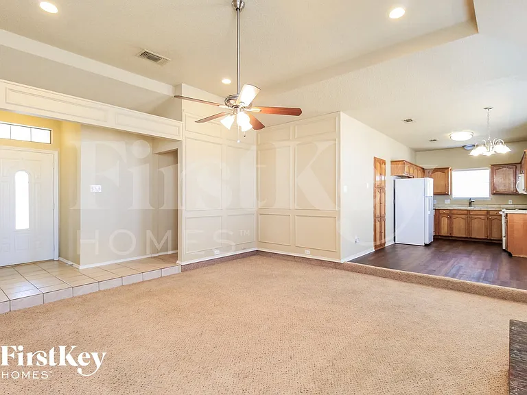 705 Running Creek Dr — Photo 3