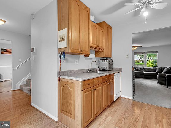 5th image of 2043 Forest Hill Ln