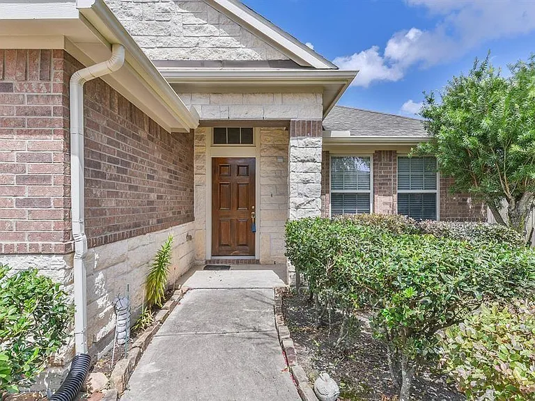 9018 Chicory Star Ln — Photo 2