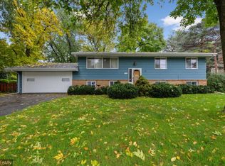 8139 Medicine Lake Rd, Golden Valley, MN 55427