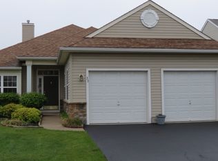 33 Renaissance Blvd, Somerset, NJ 08873