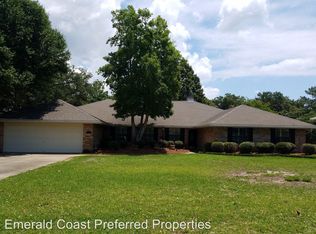 188 Country Club Rd, Shalimar, FL 32579