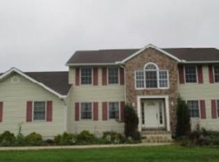 14660 Aspen Hills Ln, Burton, OH 44021