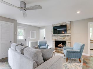 397 Gibbs Ave APT B, Newport, RI 02840