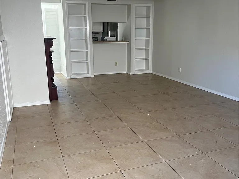 6111 Beverly Hill St #78 — Photo 2