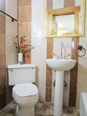 Rented by City Connections Realty | media 9