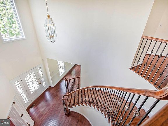 4th image of 617 Parkman Ct