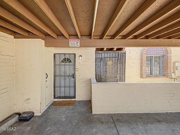4th image of 1694 E Nevada Dr