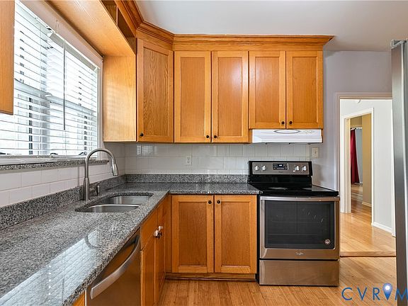 3rd image of 4809 Penick Rd