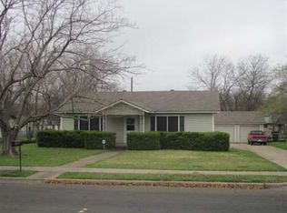 815 Camp Dr, Waco, TX 76710