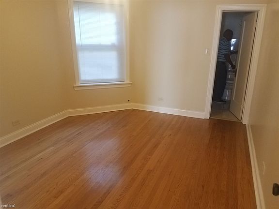 3rd image of 8031 S Vernon Ave #2