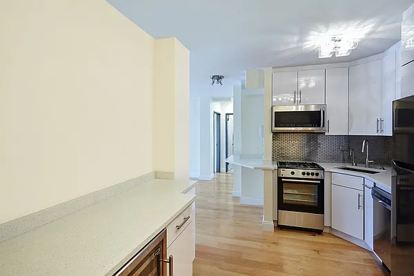 Sold by Nest Seekers International | media 3