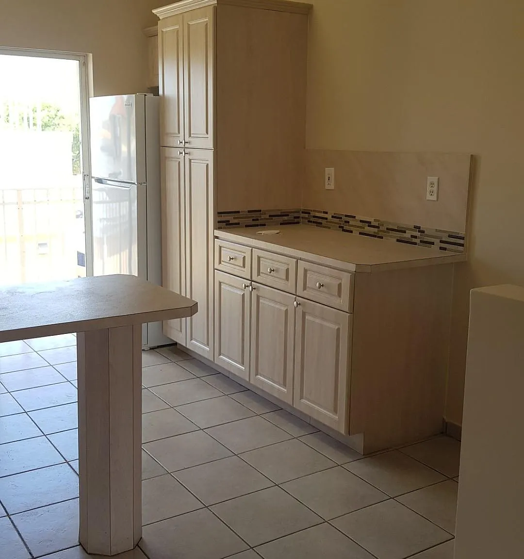 3 bed, 1190 sqft, $2,650 — Photo 2