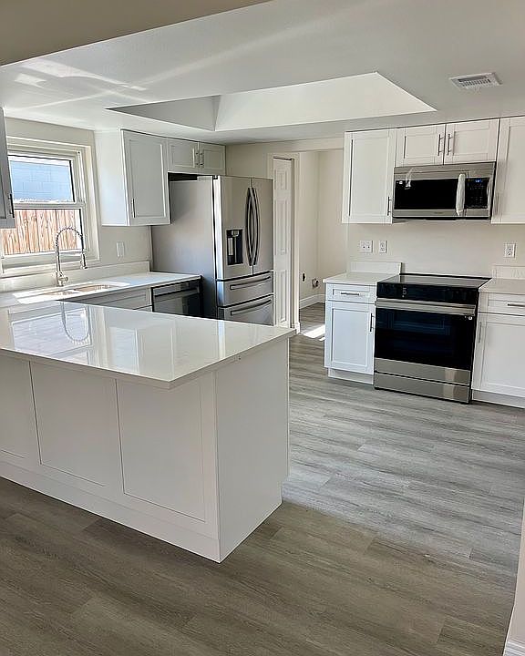 New quartz counters