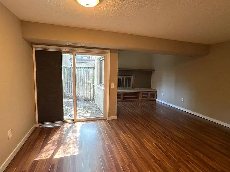 11251 Skilift Ct #5-B-19 — Photo 6