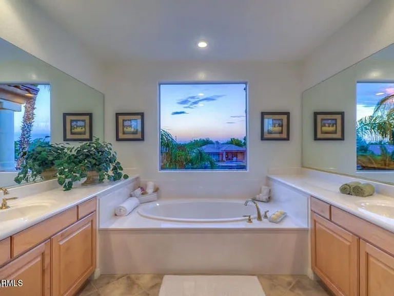 1690 W Bartlett Way — Photo 15