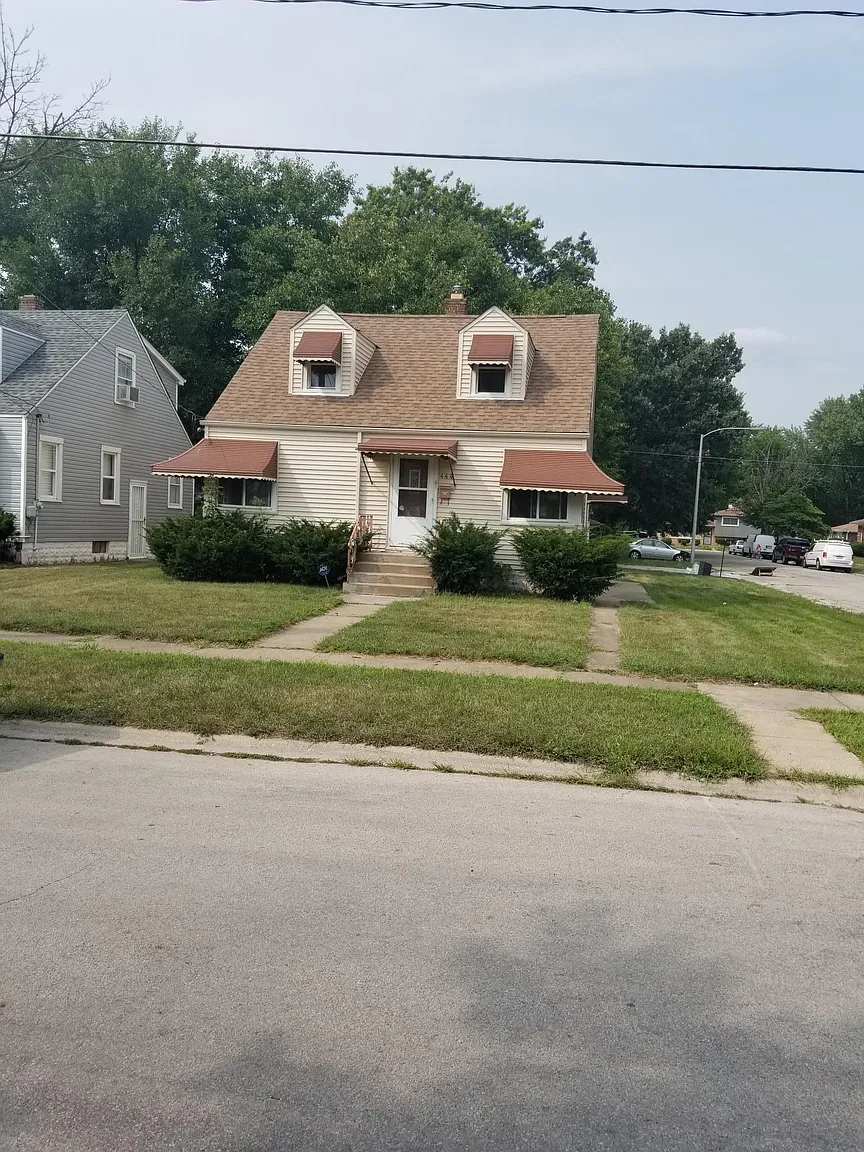 444 Engle St photo 1