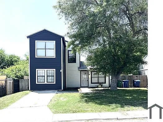 4 bed, 1208 sqft, $1,400 — Photo 1