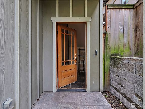 3rd image of 2221 E Spruce Street