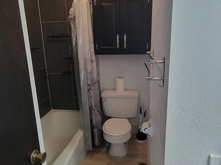 8818 E 58th Ter — Photo 11
