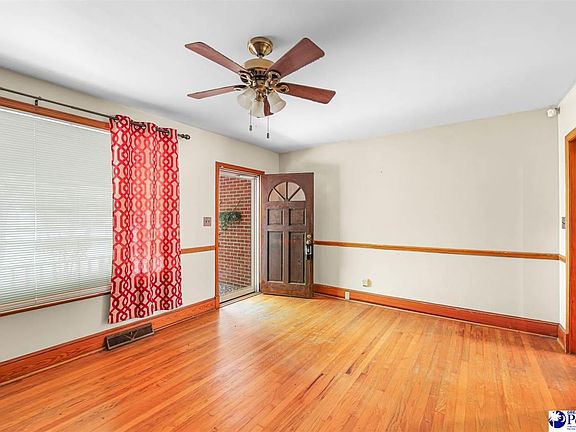 6th image of 619 Saluda Dr