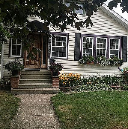 3rd image of 939 Lewis Ave