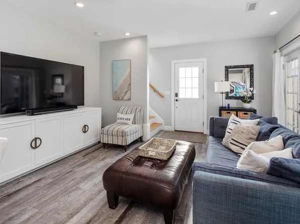 16R Gannett Rd, Scituate, MA 02066