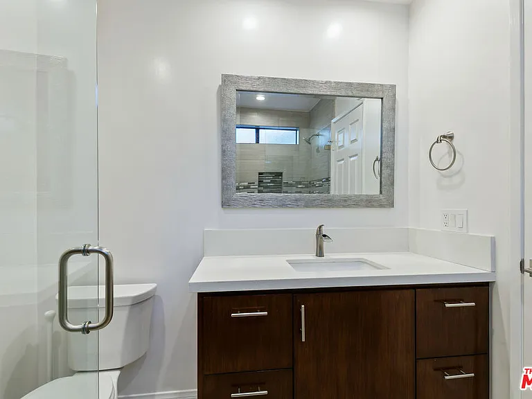6515 Dume Dr #B — Photo 21