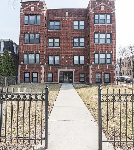 2453 W Logan Blvd #1 — Photo 10