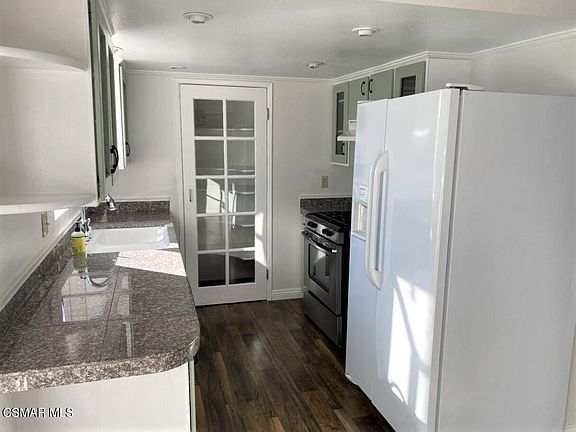 5th image of 754 Calle Fresno