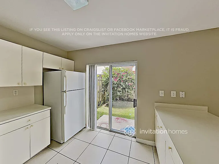 5886 SW 162nd Path — Photo 9