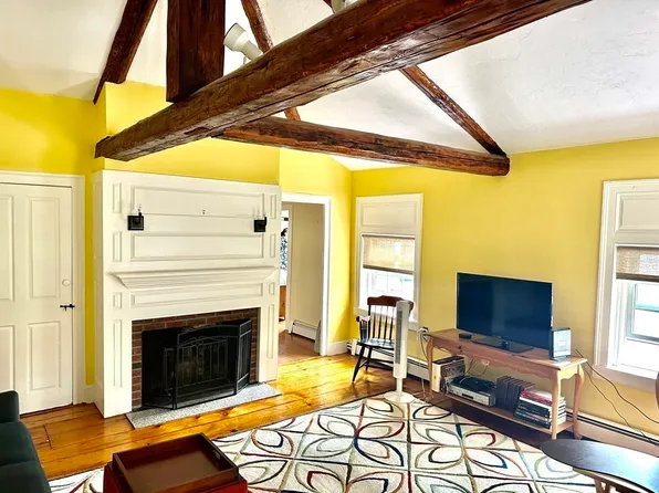 10 Andrew St APT 3B, Salem, MA 01970