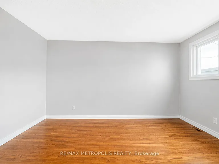 1098 Cedar St — Photo 13