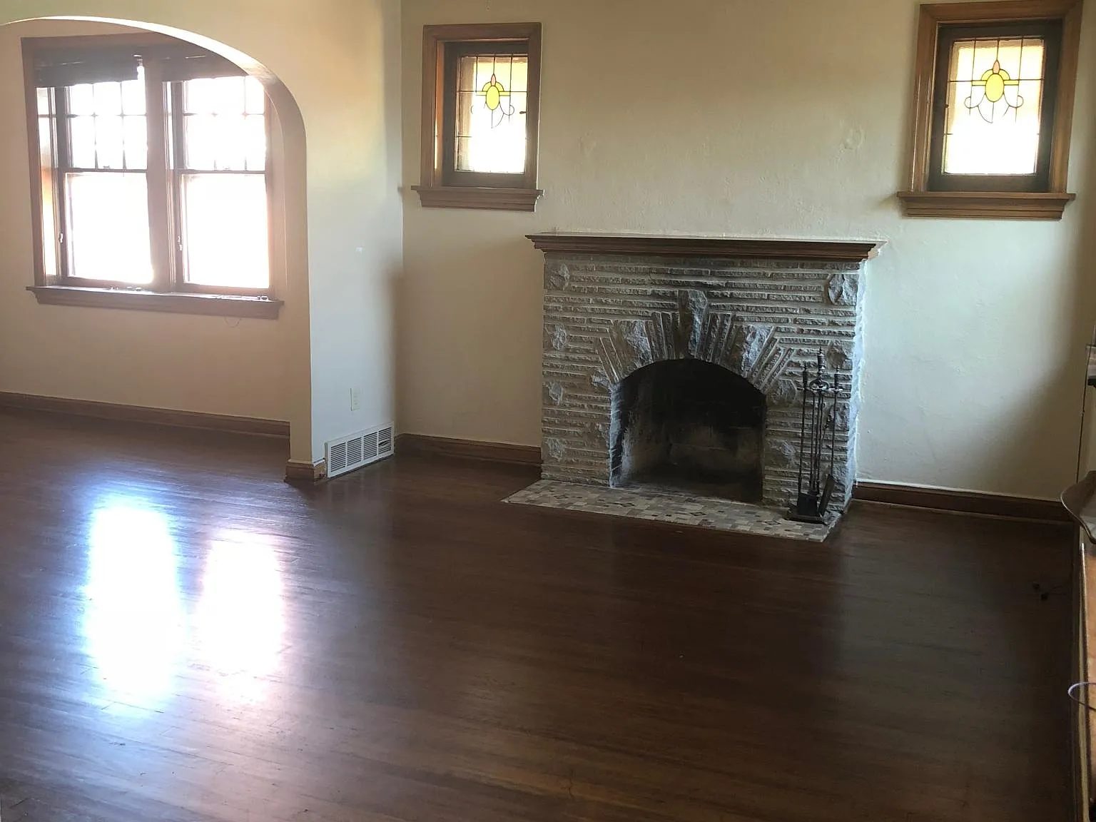 2 bed, 1300 sqft, $1,700 — Photo 2