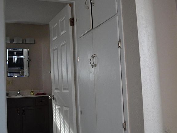 2nd image of 302 N Lakeview Ave
